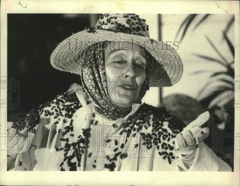 1975 Press Photo Gloria Swanson stars in 