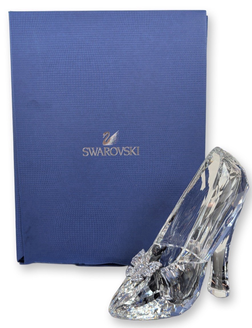Swarovski Disney Cinderella Glass Slipper Shoe LE # 282 of 400 # 5179692 Swarovski Disney Cinderella Glass Slipper Shoe LE # 282 of 400 # 5179692