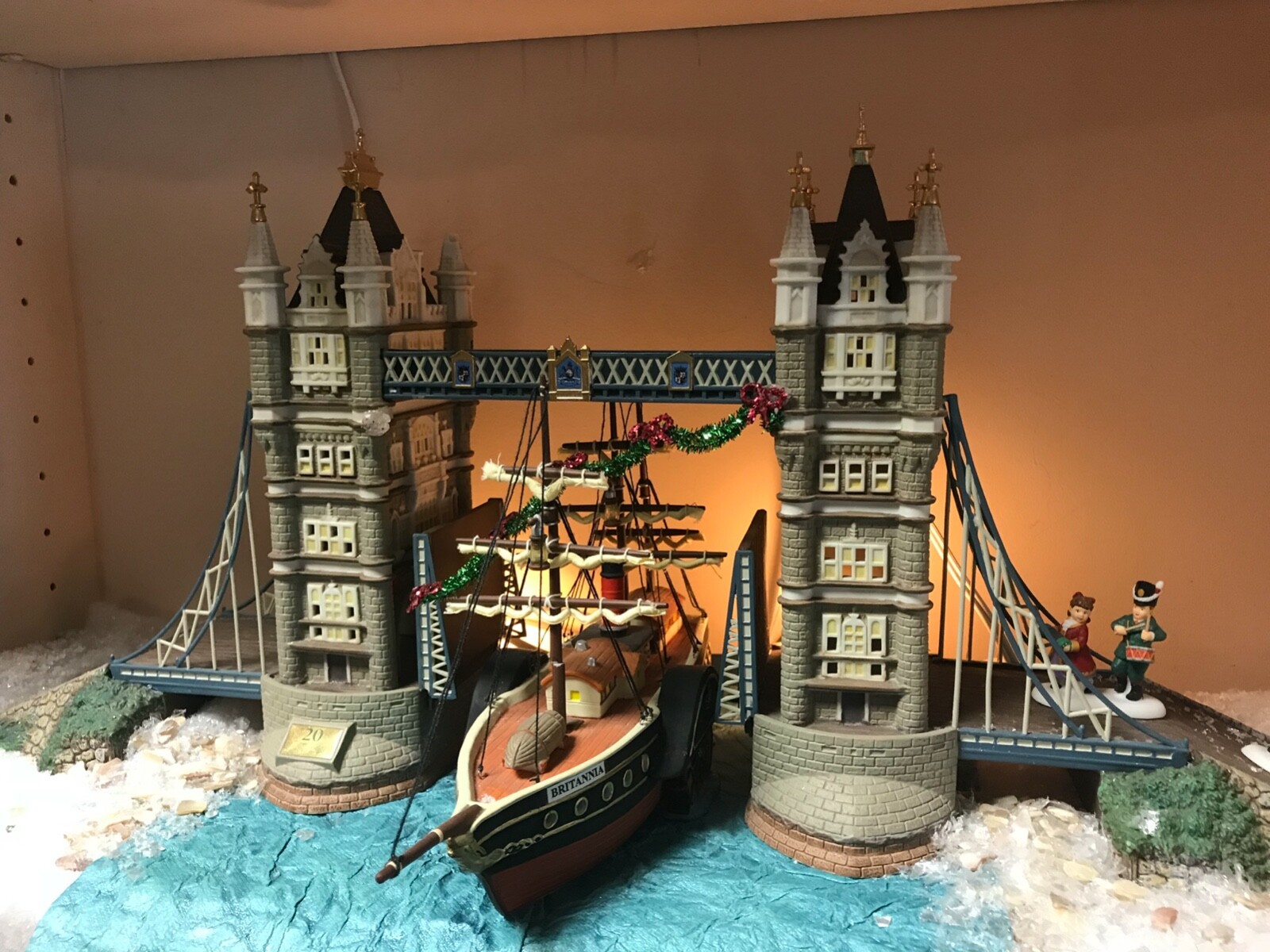 Department 56 Dickens Village Collection 1984-2015, 264 houses & accessories
