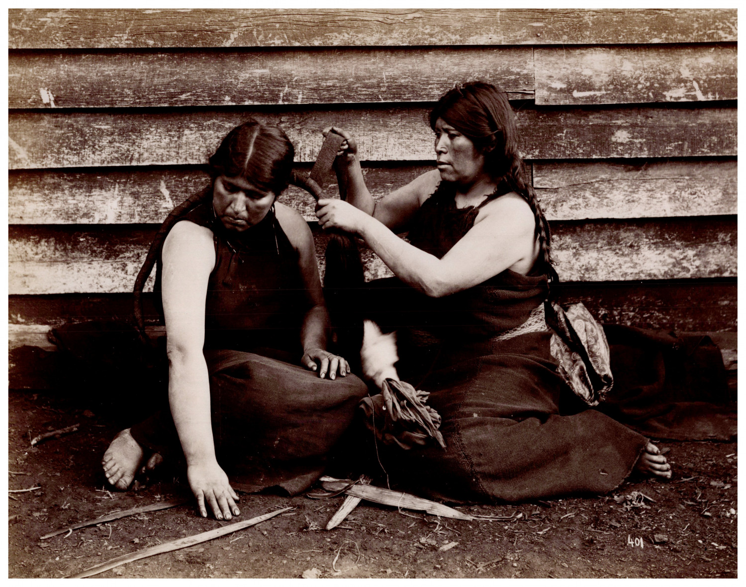 Odber Heffer, Chile, Mapuche Women Peinandose Vintage Albumen Print Tirage a