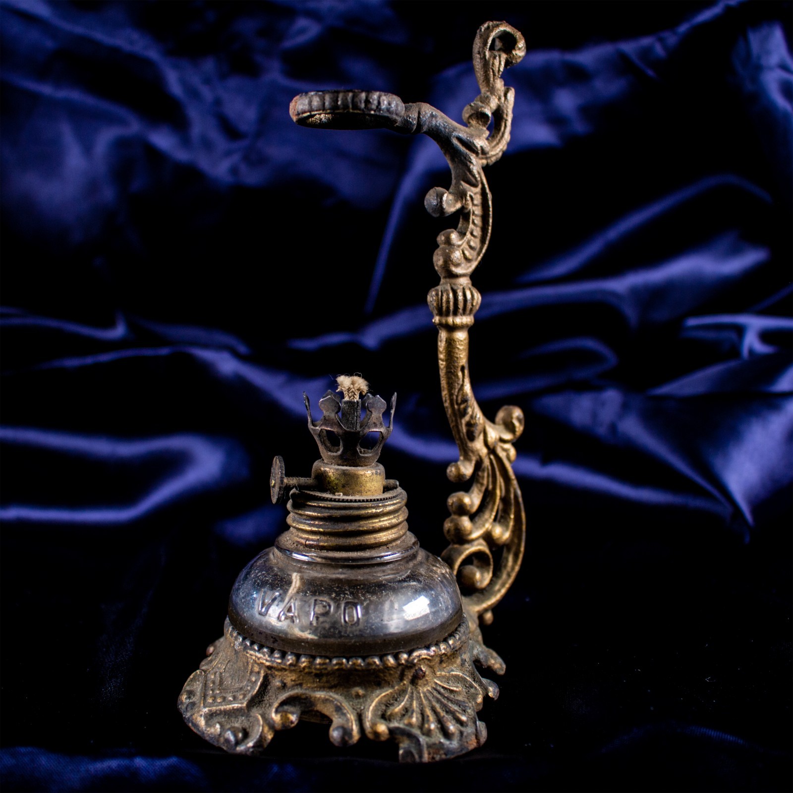 ANTIQUE 1800's Frenc Creole Brass Hand Oil Latern Wick Kerosene Lamp 6 ANTIQUE 1800's Frenc Creole Brass Hand Oil Latern Wick Kerosene Lamp 6