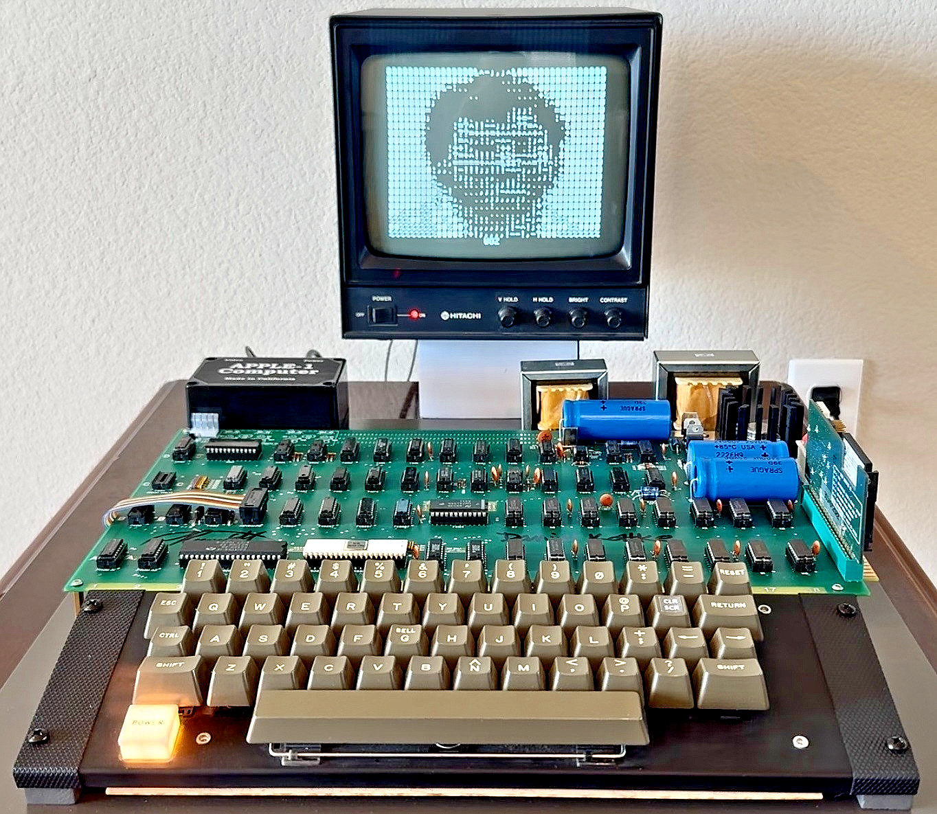 Rare Apple-1 Computer Clone with CRT monitor - 50th Anniversary Rare Apple-1 Computer Clone with CRT monitor - 50th Anniversary