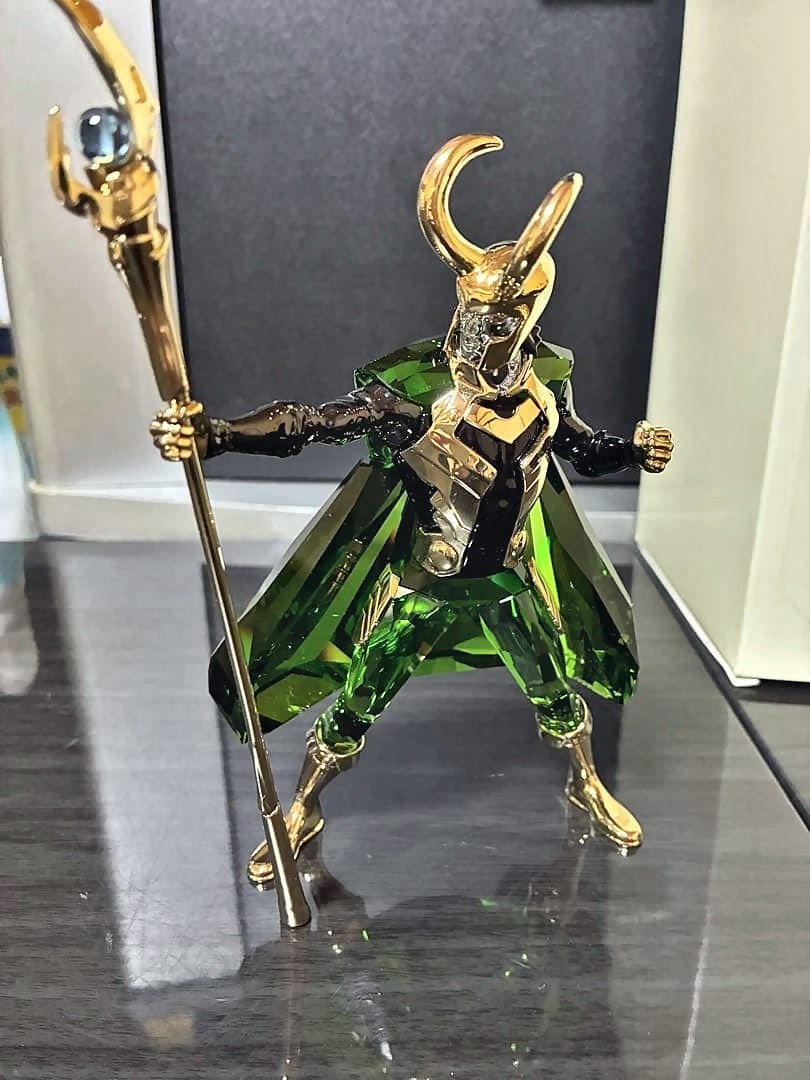 Swarovski Marvel Loki Crystal Figurine 5674467 Swarovski Marvel Loki Crystal Figurine 5674467