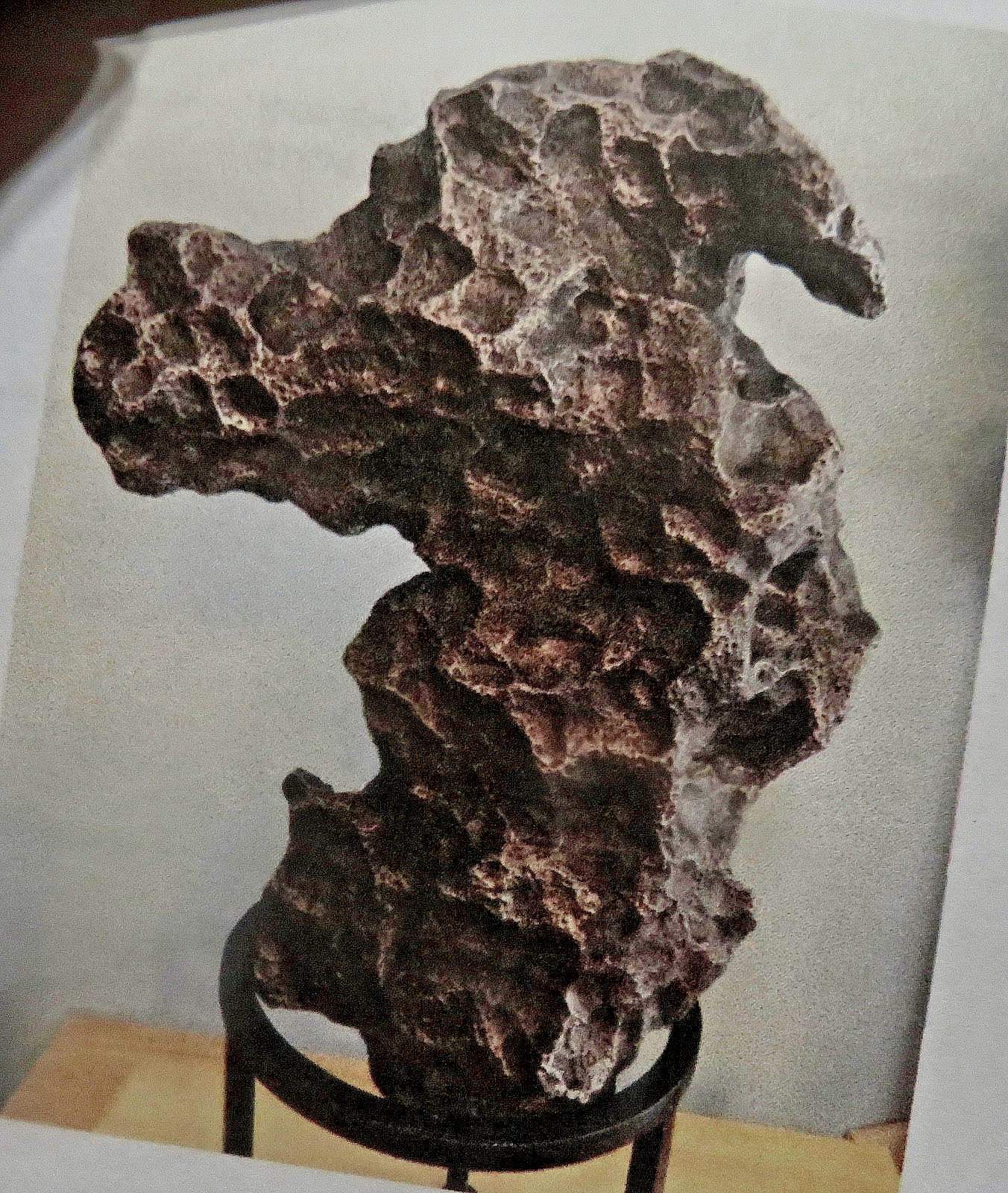HUGE 32.4 KGM CAMPO DEL CIELO METEORITE COLLECTORS GRADE 71.5 LBS SCULPTURED HUGE 32.4 KGM CAMPO DEL CIELO METEORITE COLLECTORS GRADE 71.5 LBS SCULPTURED