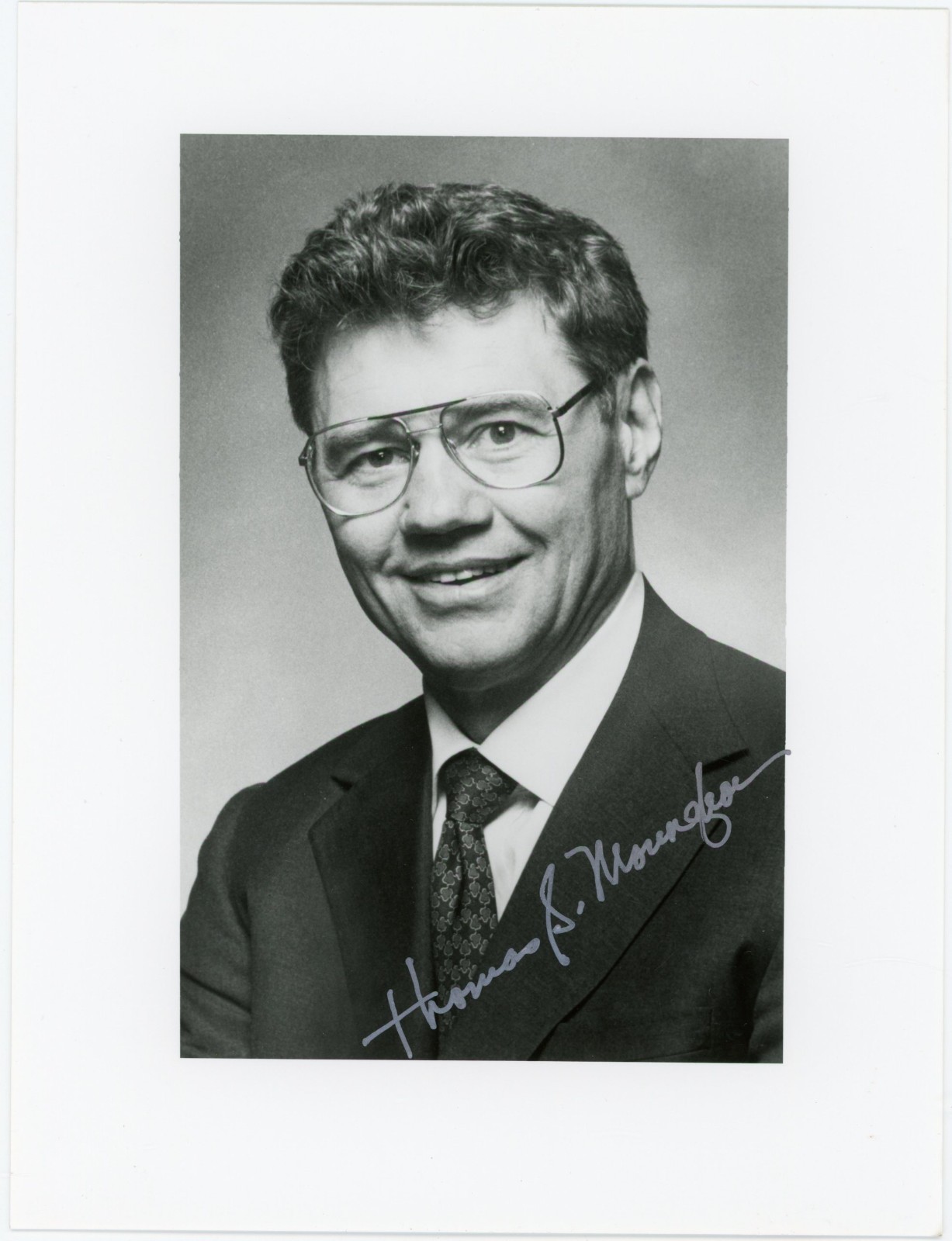 Tom Monaghan - Signed B&W Photograph (Founded Domino's Pizza) Tom Monaghan - Signed B&W Photograph (Founded Domino's Pizza)