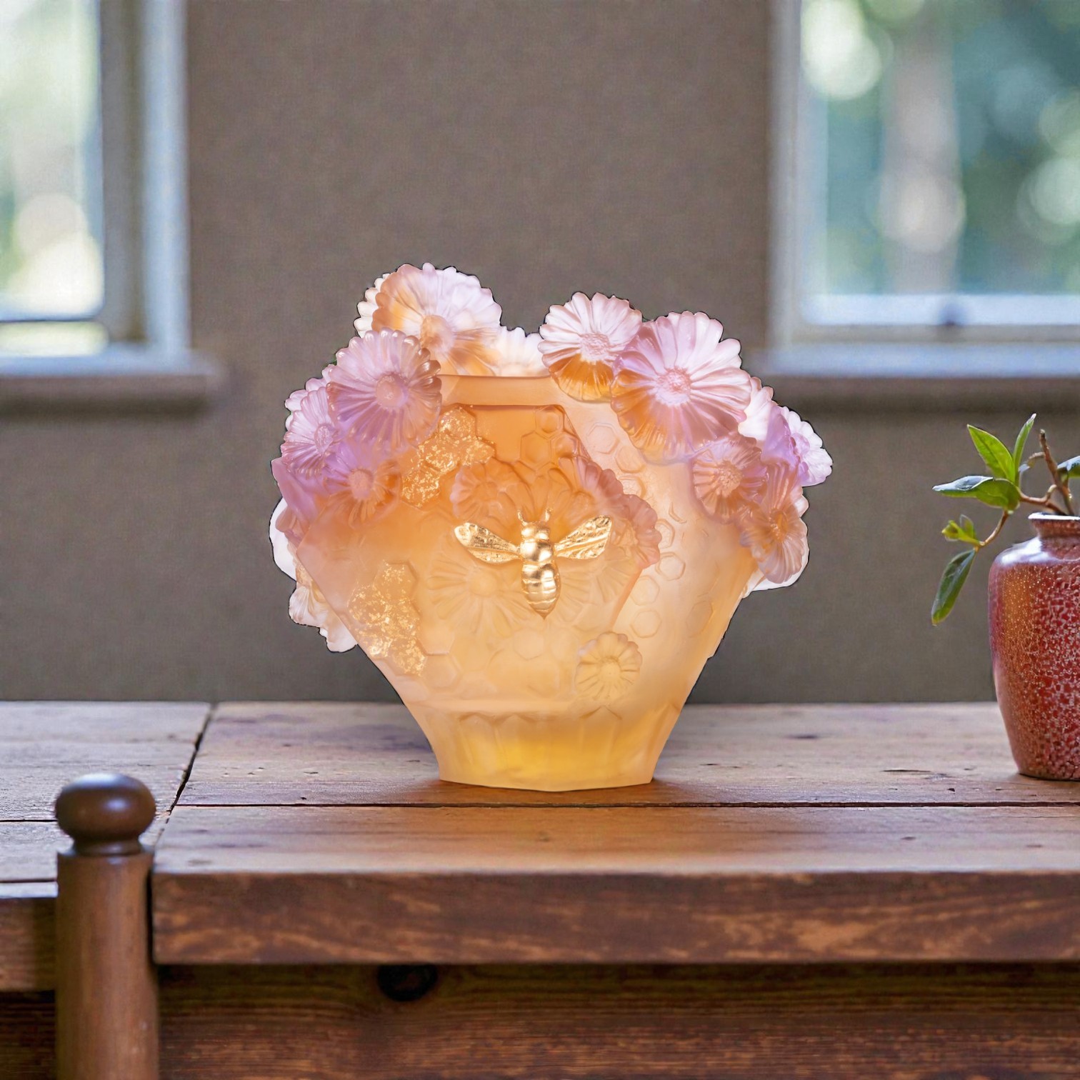 Daum “Or d’Abeille” Medium Vase – Limited Edition (175 Pieces) SKU: 05884 Daum “Or d’Abeille” Medium Vase – Limited Edition (175 Pieces) SKU: 05884