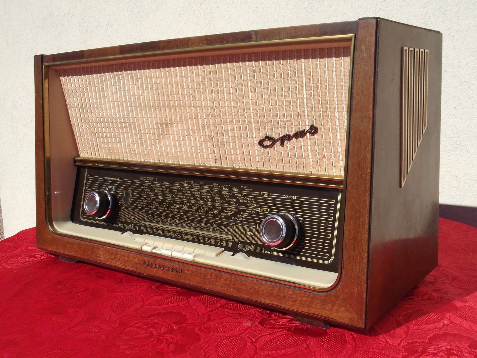 RADIO RECEIVER TELEFUNKEN SUPER OPUS 8 HI-FI WEST GERMANY 1957 AMPLIFIER EL84 RADIO RECEIVER TELEFUNKEN SUPER OPUS 8 HI-FI WEST GERMANY 1957 AMPLIFIER EL84