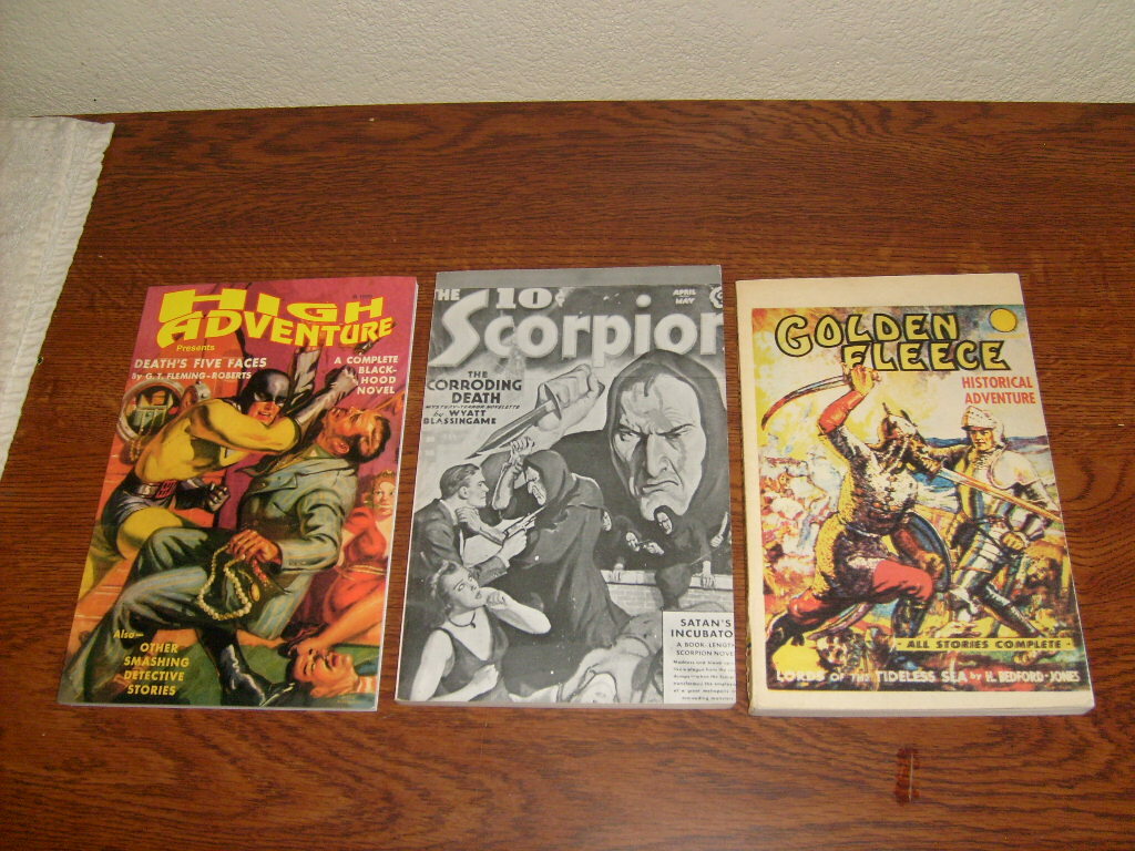 12 PULP REPRINT BOOKLETS: GOLDEN FLEECE, PHANTOM DETECTIVE BLACK HOOD, BAT etc 12 PULP REPRINT BOOKLETS: GOLDEN FLEECE, PHANTOM DETECTIVE BLACK HOOD, BAT etc