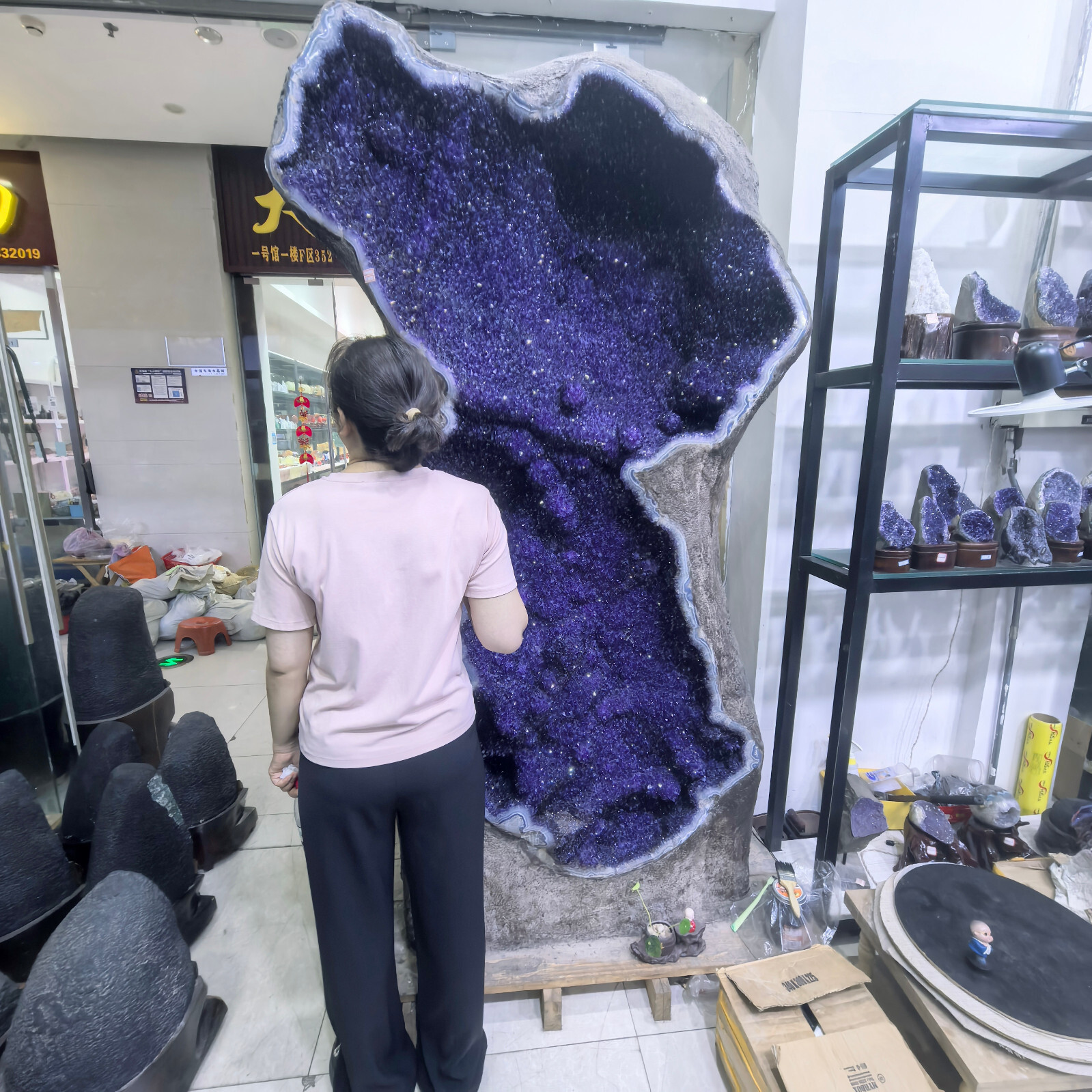 Large 3960LB Rare Natural Museum level Amethyst Crystal Church Cathedral geode Large 3960LB Rare Natural Museum level Amethyst Crystal Church Cathedral geode