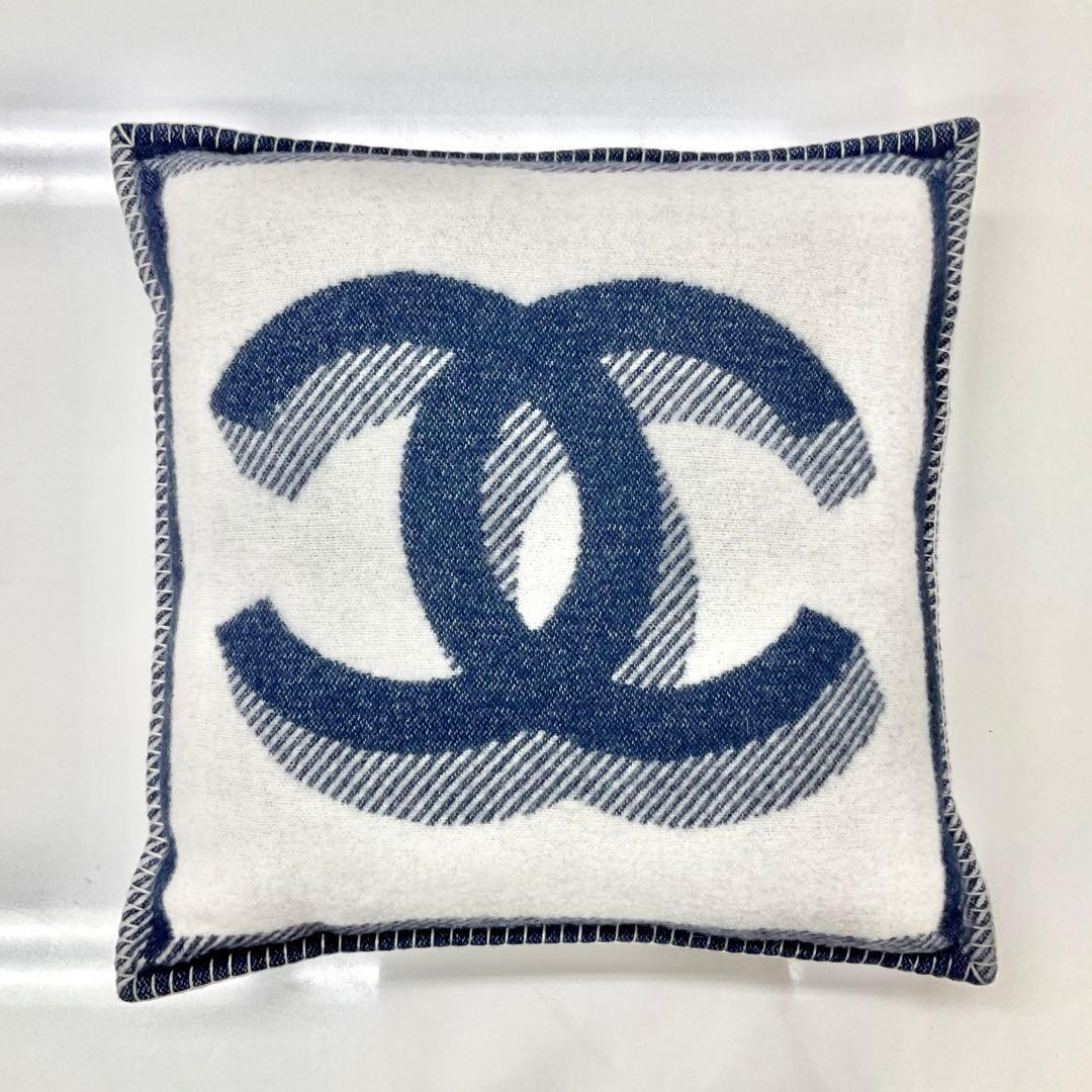 Chanel Home Decor Cocomark Logo Cushion Wool Navy White Limited Edition VHTF Des Chanel Home Decor Cocomark Logo Cushion Wool Navy White Limited Edition VHTF Des