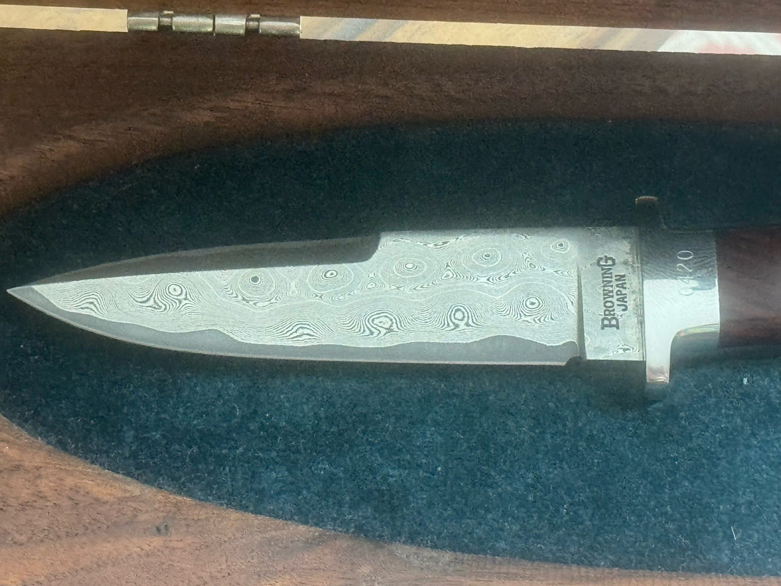 Rare Browning Damascus Blade Classic Fighter Knife 1 /1000 Made #420 Seki Japan Rare Browning Damascus Blade Classic Fighter Knife 1 /1000 Made #420 Seki Japan