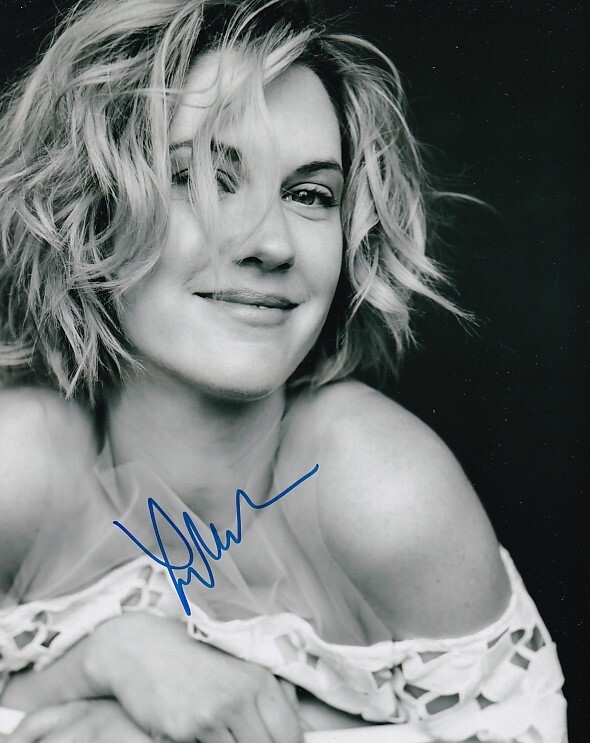 LAUREN LEE SMITH signed autograph 20x25cm PATHOLOGY in person autograph COA LAUREN LEE SMITH signed autograph 20x25cm PATHOLOGY in person autograph COA