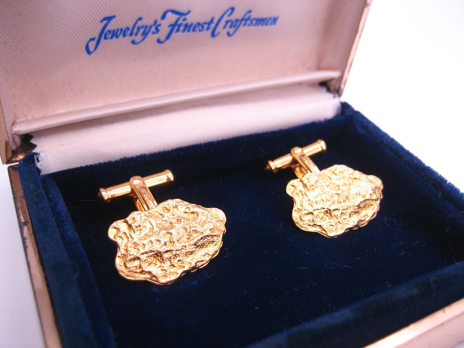 Vintage Chevrolet Truck Sales Award 10K Gold Nugget Cufflinks BALFOUR Case Boxed Vintage Chevrolet Truck Sales Award 10K Gold Nugget Cufflinks BALFOUR Case Boxed