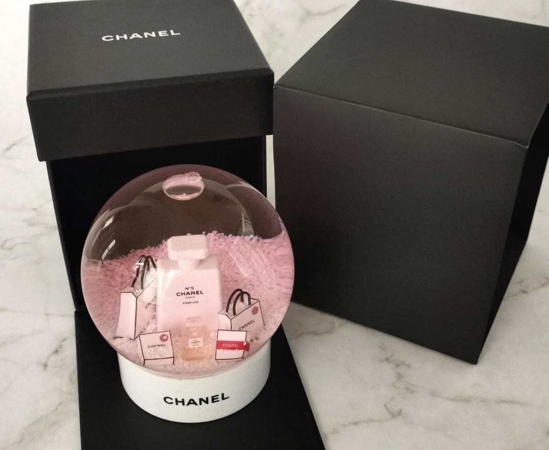 Chanel Home Decor Snow Globe 2016 Overseas Vip Customers Only Novelty Limited Ed Chanel Home Decor Snow Globe 2016 Overseas Vip Customers Only Novelty Limited Ed