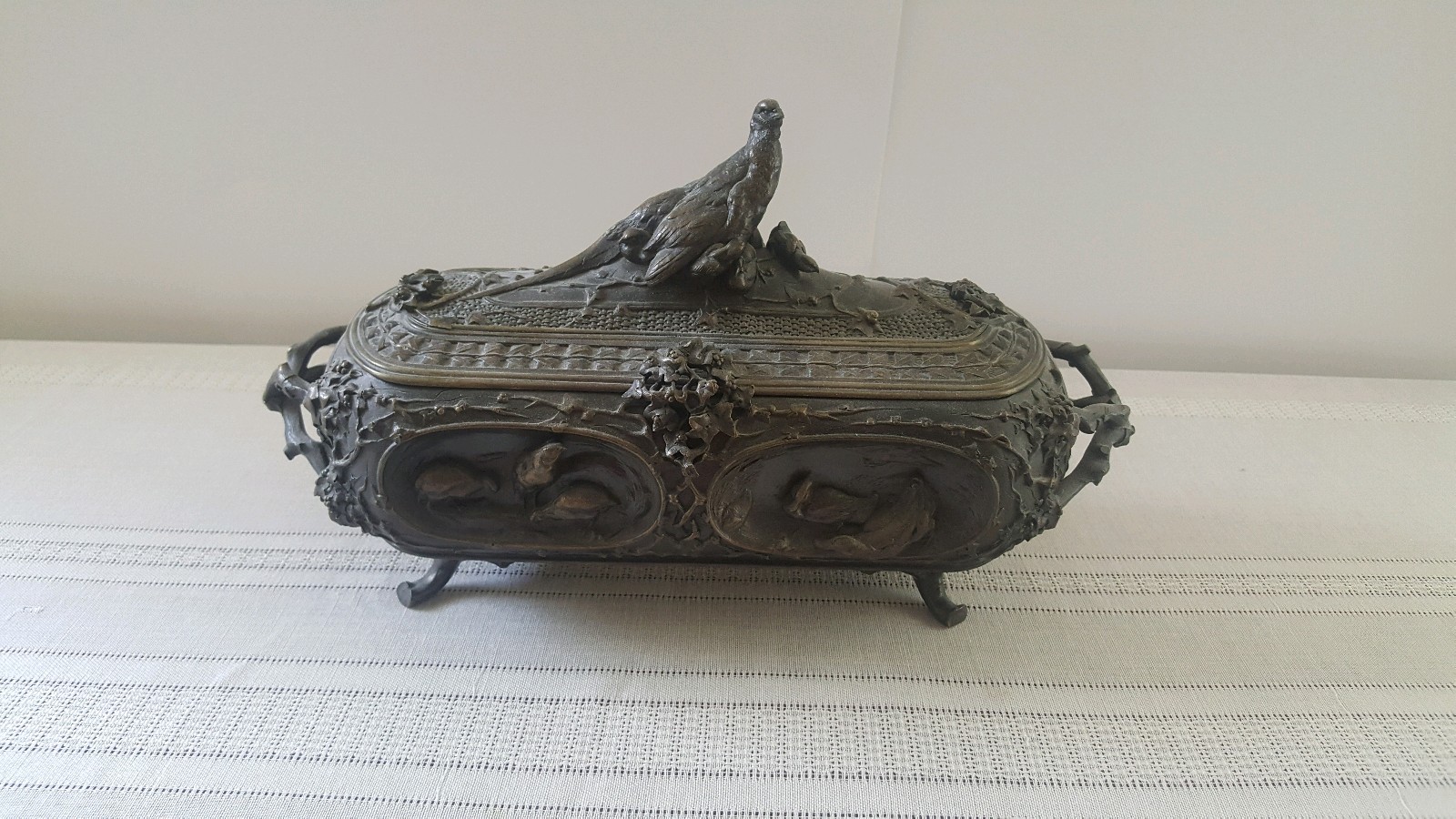 AUGUSTE CAIN - 19TH C FAMOUS FRENCH SCULPTOR - BEAUTIFUL ANTIQUE DECORATIVE BOX AUGUSTE CAIN - 19TH C FAMOUS FRENCH SCULPTOR - BEAUTIFUL ANTIQUE DECORATIVE BOX