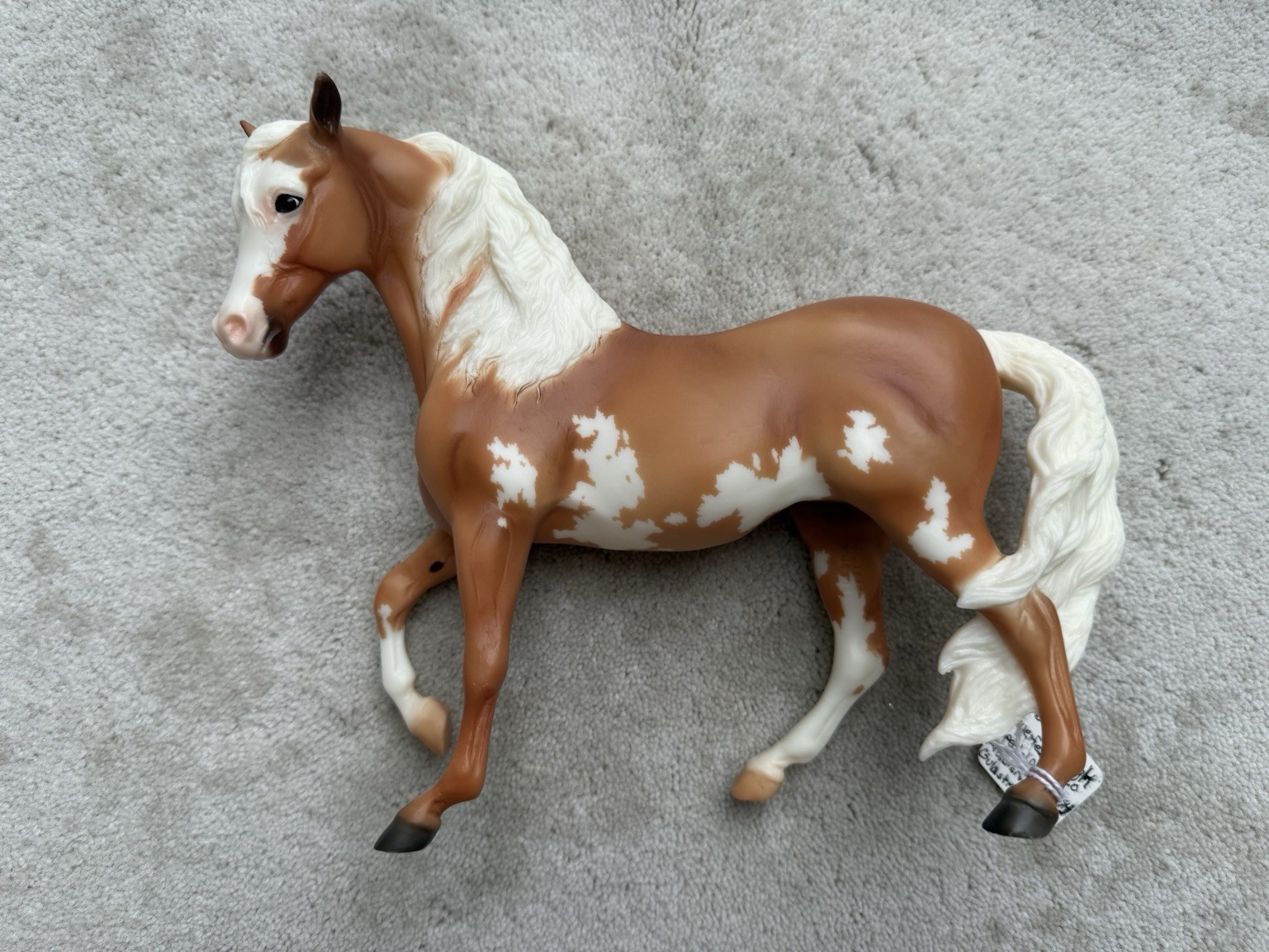 Breyer BreyerFest Horse #701904 Paloma Palomino Pinto Marabella Special 900 2004