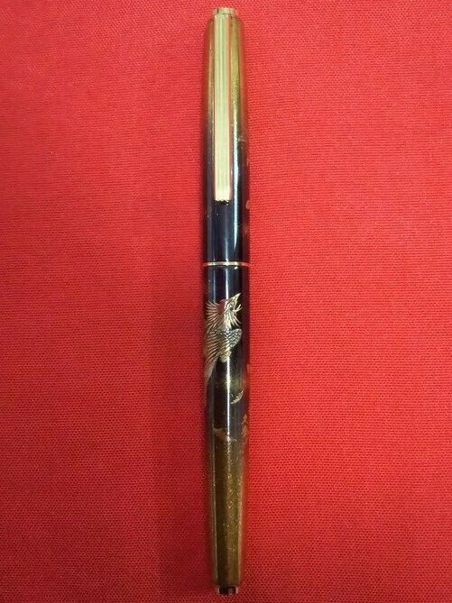 Pilot Maki-e FIGHTING COCKS (Toukei) (1970s) fountain pen Kyusai Yoshida Pilot Maki-e FIGHTING COCKS (Toukei) (1970s) fountain pen Kyusai Yoshida
