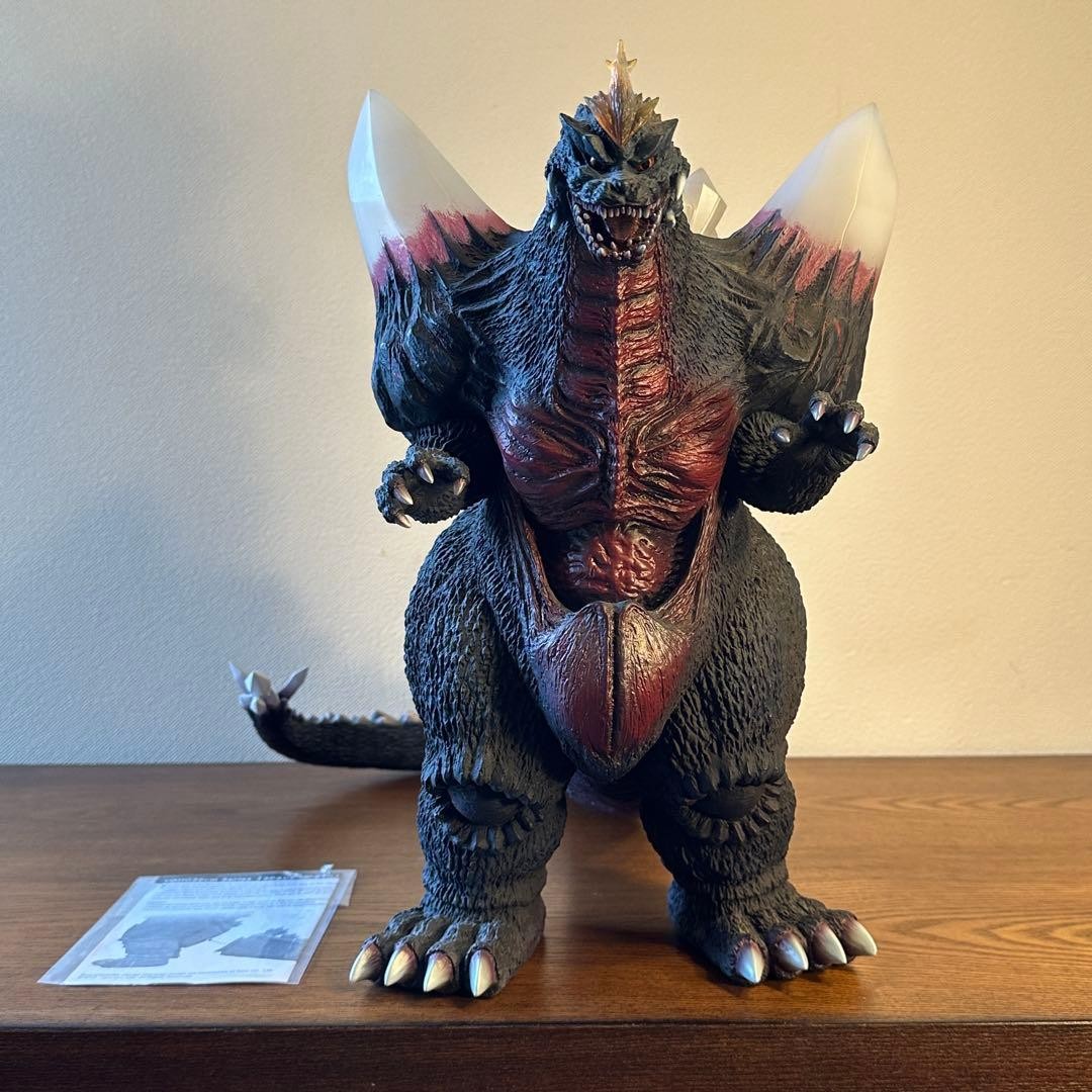 X-PLUS Toho 30cm Series Space Godzilla figure, realistic size, no noticeable dam X-PLUS Toho 30cm Series Space Godzilla figure, realistic size, no noticeable dam