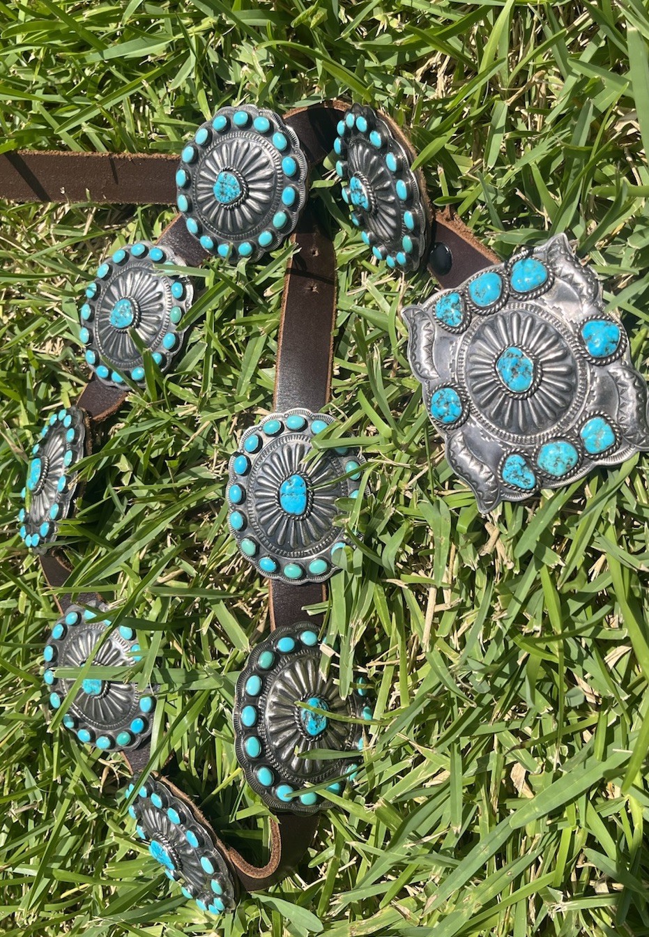 Authentic Old Pawn Navajo Sterling Sleeping Beauty Concho Belt – Daniel Martinez Authentic Old Pawn Navajo Sterling Sleeping Beauty Concho Belt – Daniel Martinez