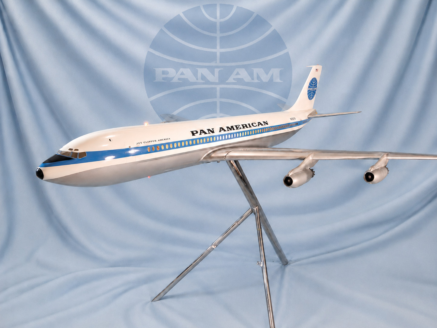 PAN AMERICAN B 707 JET CLIPPER ILLUMINATED GREAT DESK AGENCY MODEL 1958 PAN AMERICAN B 707 JET CLIPPER ILLUMINATED GREAT DESK AGENCY MODEL 1958