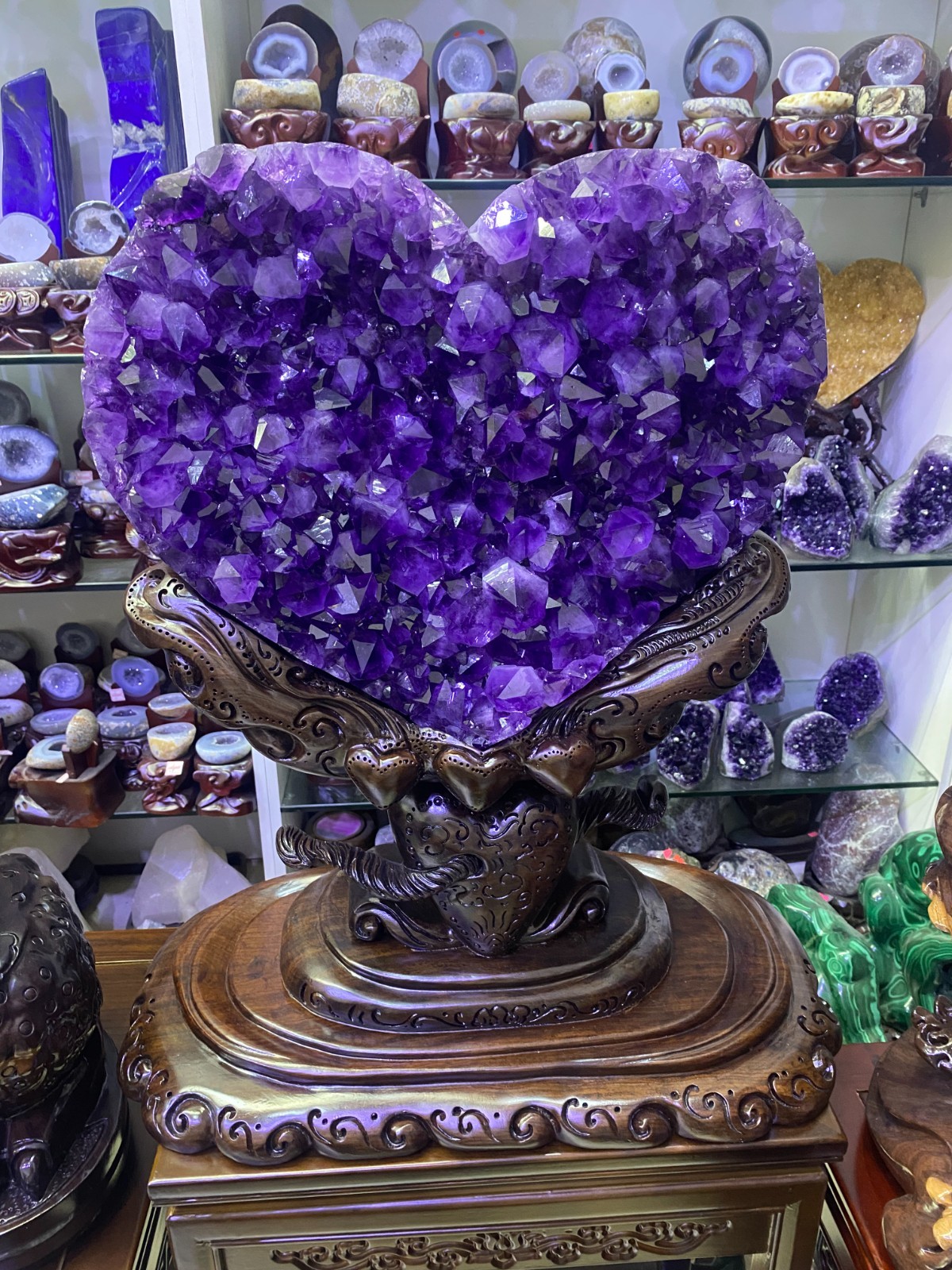 112LB TOP Natural amethyst geode quartz Loving Heart crystal cathedral Specimen 112LB TOP Natural amethyst geode quartz Loving Heart crystal cathedral Specimen