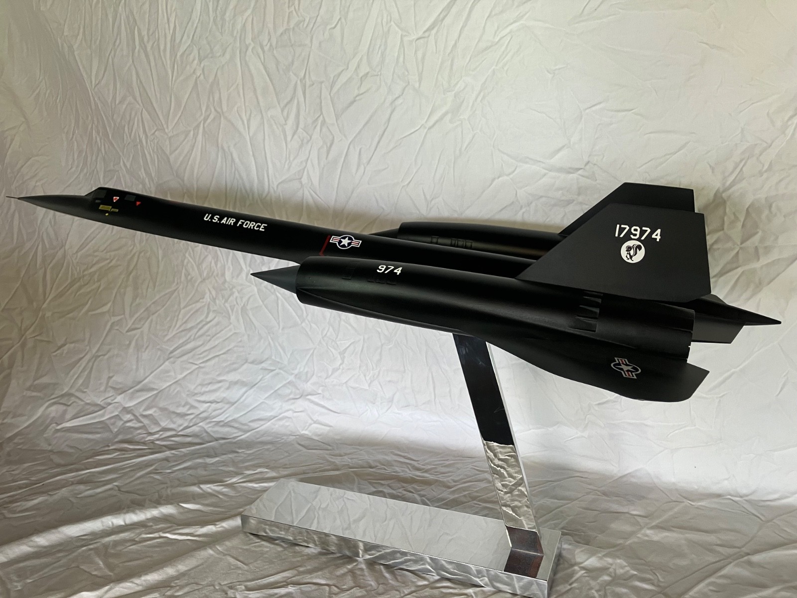 SR-71 Lockheed Blackbird Skunk Works Spy Plane 1/32 Scale SR-71 Lockheed Blackbird Skunk Works Spy Plane 1/32 Scale