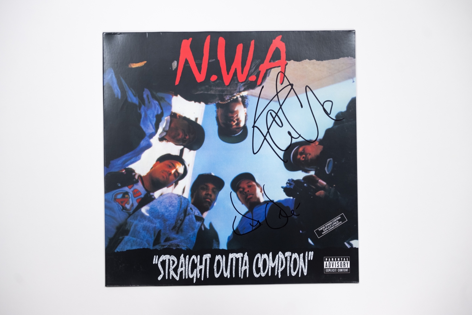 Dr. Dre & Ice Cube Signed Vinyl N.W.A Straight Outta Compton TPA JSA YY36094 LOA Dr. Dre & Ice Cube Signed Vinyl N.W.A Straight Outta Compton TPA JSA YY36094 LOA