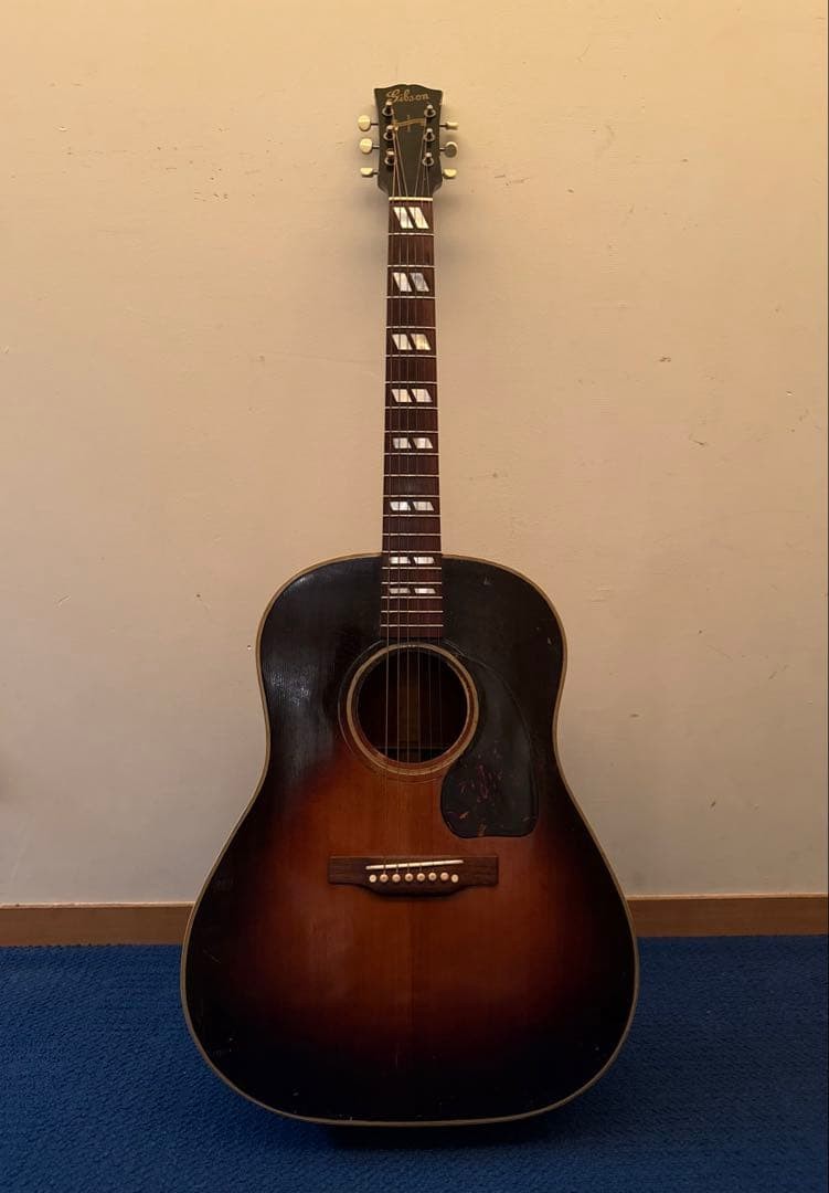 Acoustic Guitar Gibson Southern Jumbo Vintage Black Headstock USA Acoustic Guitar Gibson Southern Jumbo Vintage Black Headstock USA