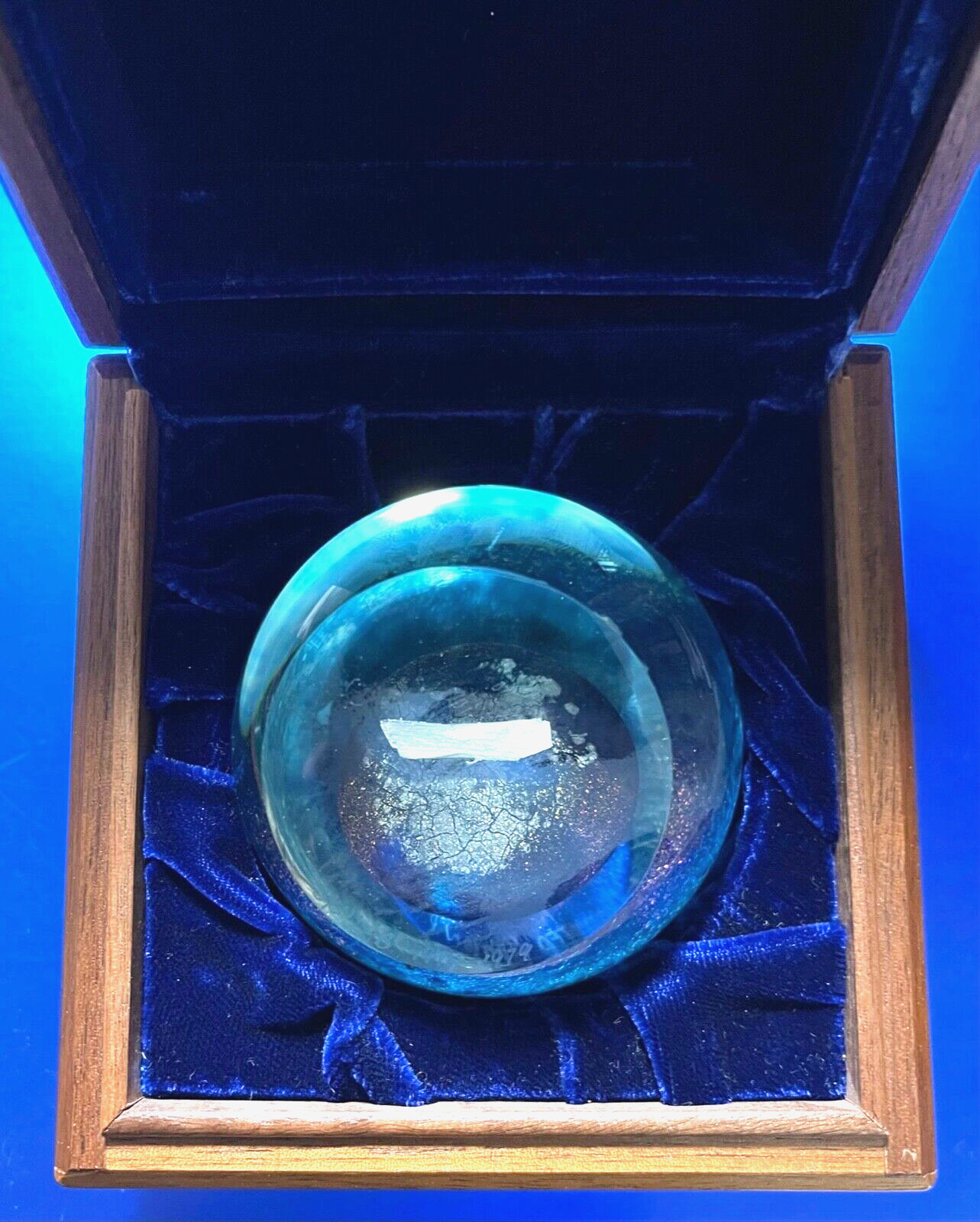 PROJECT SKYLAB FLOWN MISSION DEBRIS RELIC ARTIFACT FRAGMENT IN GLASS & WOOD BOX PROJECT SKYLAB FLOWN MISSION DEBRIS RELIC ARTIFACT FRAGMENT IN GLASS & WOOD BOX