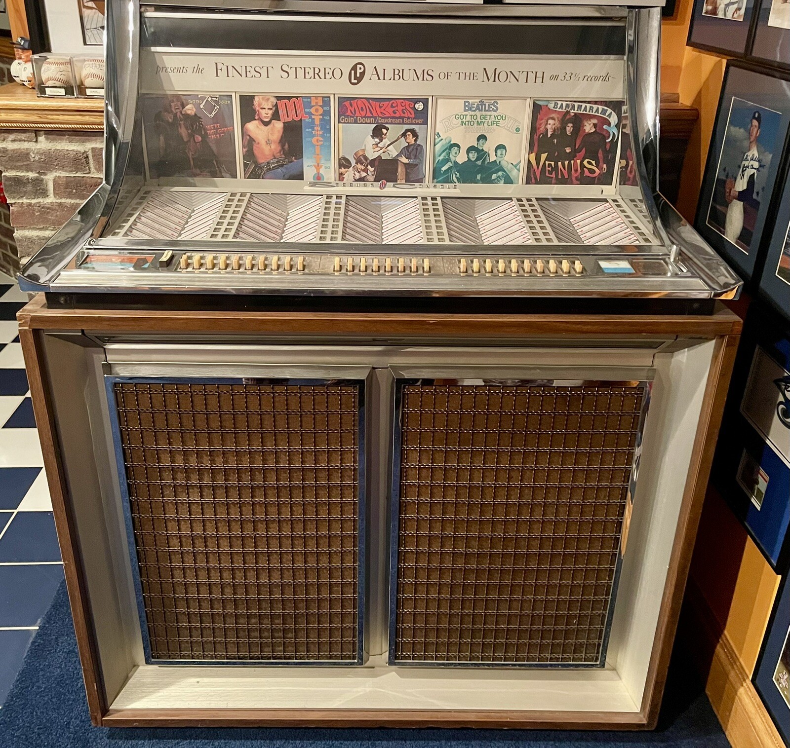 1961 SEEBURG STEREO LP CONSOLE 160 SELECTIONS JUKEBOX MODEL LPC-SEE DESCRIPTION 1961 SEEBURG STEREO LP CONSOLE 160 SELECTIONS JUKEBOX MODEL LPC-SEE DESCRIPTION