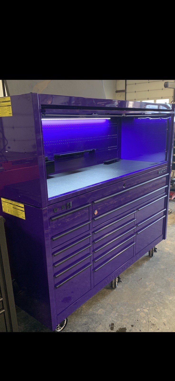 Matco 4S Three Bay Toolbox With Top Hutch.   Power Strips In 3 Different Places