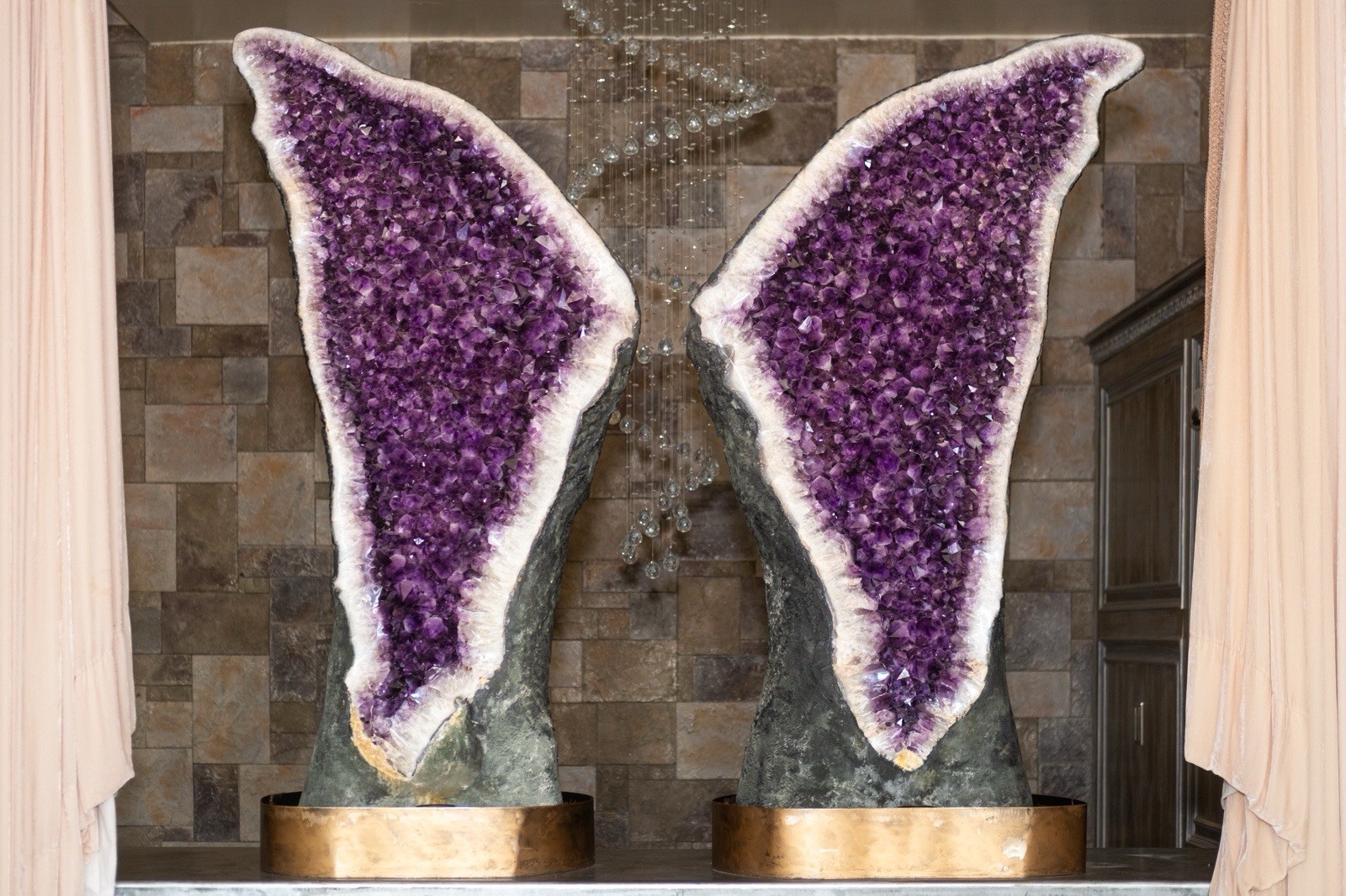 Amethyst Crystal Raw Geode Wings Purple 1 Ton Each piece Museum Quality Amethyst Crystal Raw Geode Wings Purple 1 Ton Each piece Museum Quality
