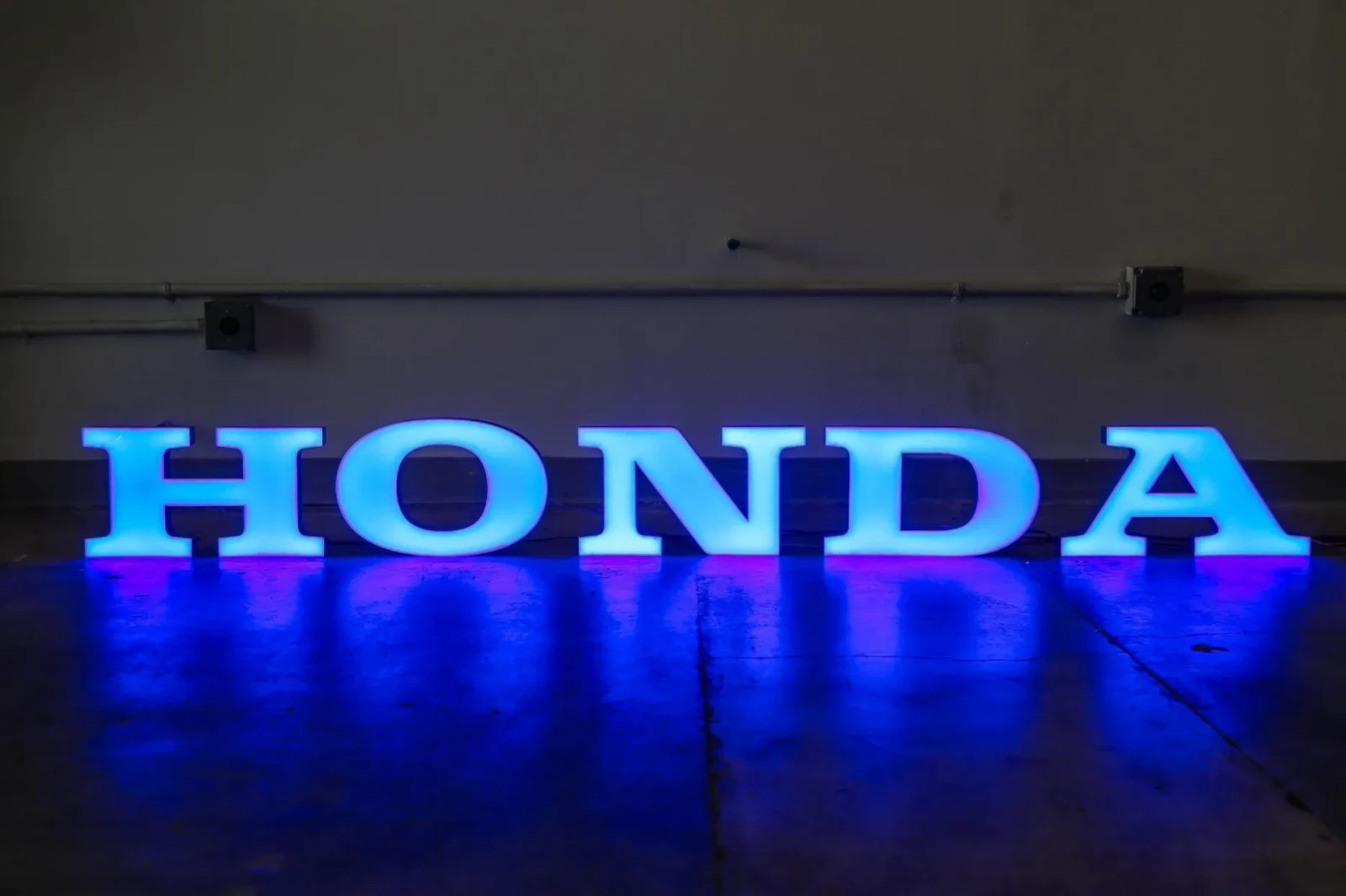 Illuminated HONDA Service LED SIGN 7 ft dealer CR 125 250 450 CRF TYPE R civic Illuminated HONDA Service LED SIGN 7 ft dealer CR 125 250 450 CRF TYPE R civic