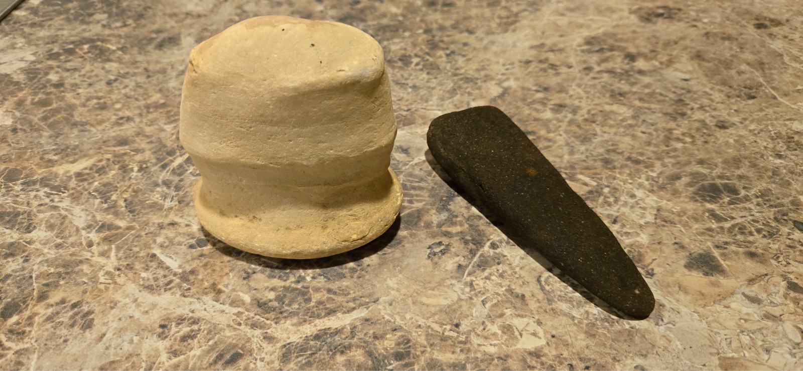 Museum Piece Stones Hardstone Pestle Axe Found in Columbia River Wanapum Dam