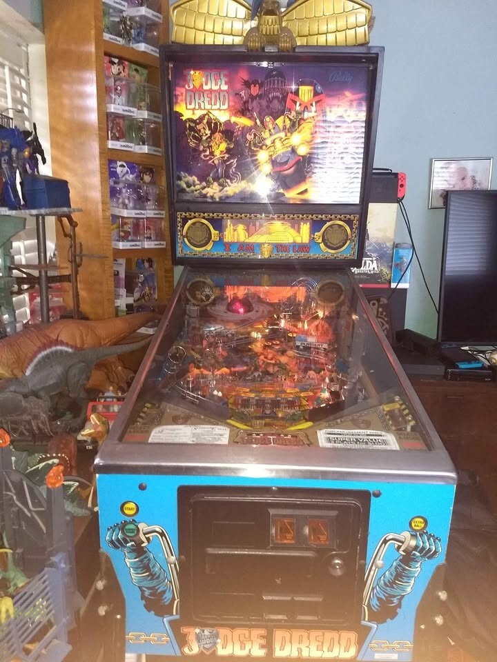 Pinball Machine 1993 Bally Williams Judge Dredd, Pinball Machine 1993 Bally Williams Judge Dredd,
