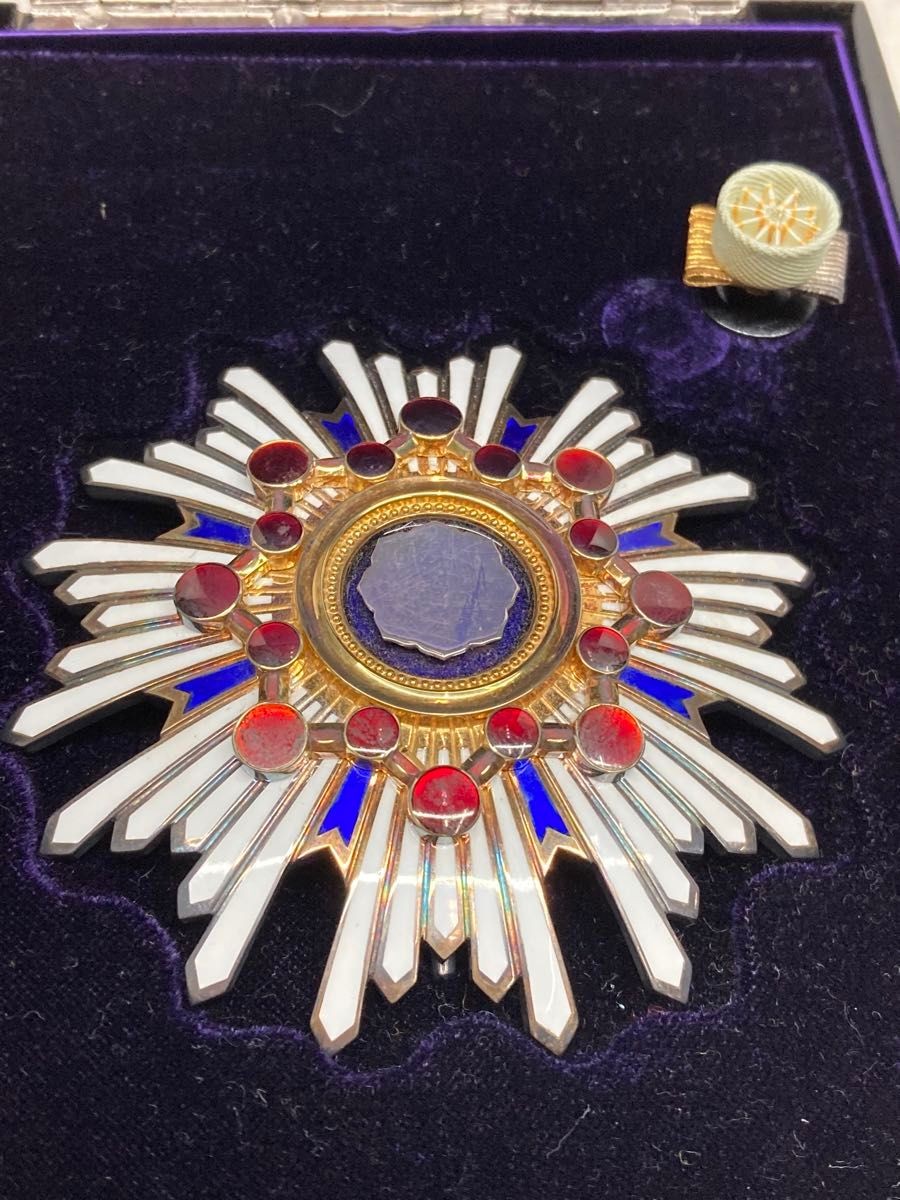 Rare Pre-WWII Japanese Order of the Sacred Treasure 2nd Class Medal Set w/ Case Rare Pre-WWII Japanese Order of the Sacred Treasure 2nd Class Medal Set w/ Case