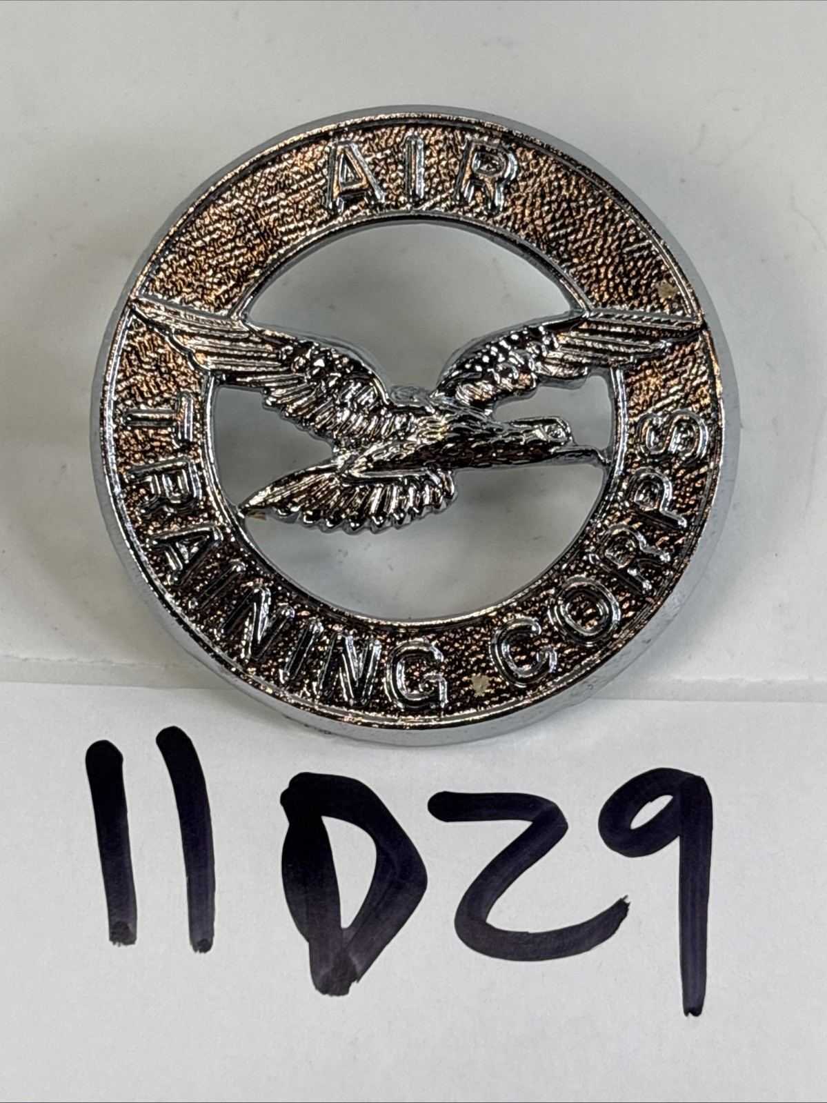 British Army Air Training Corps Beret Cap Badge Insignia Pin-Back 11D29