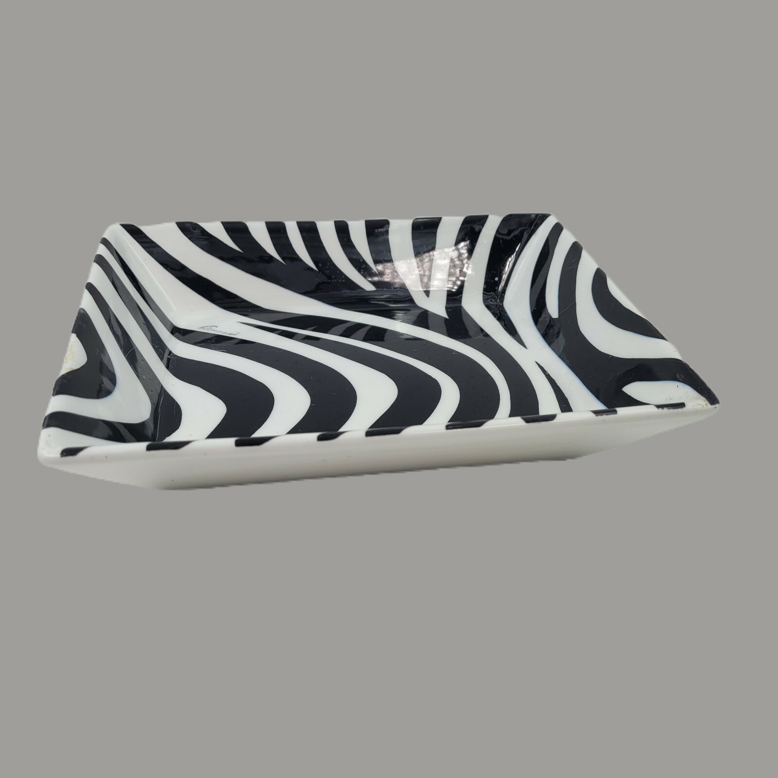 Gucci TOM FORD collectable Home Decor Porcelain ZEBRA print , Very RARE , 1996 Gucci TOM FORD collectable Home Decor Porcelain ZEBRA print , Very RARE , 1996