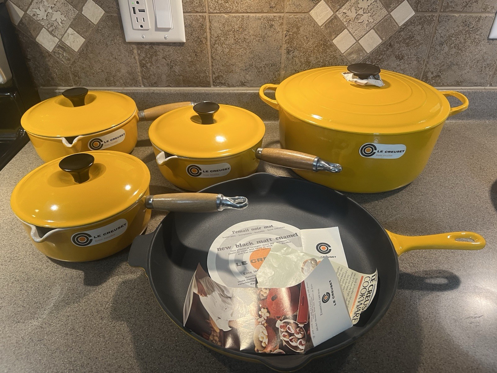 Le Creuset Vintage 1972 BRAND NEW Yellow 9 Pc Set Le Creuset Vintage 1972 BRAND NEW Yellow 9 Pc Set