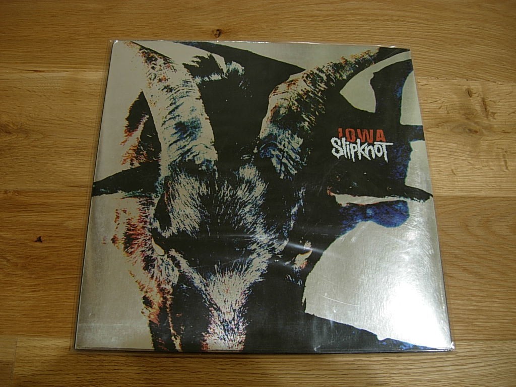 Slipknot Iowa Vinyl 2LP First Pressing 2001 Roadrunner RR-8564-1 Rare Near Mint Slipknot Iowa Vinyl 2LP First Pressing 2001 Roadrunner RR-8564-1 Rare Near Mint