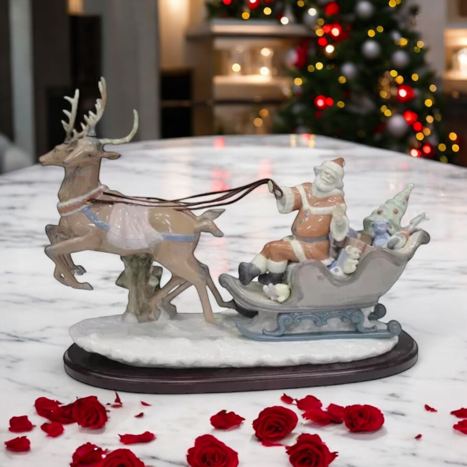 Lladro Retired 01005975 Up and Away Porcelain Christmas Santa Figurine #5975 Lladro Retired 01005975 Up and Away Porcelain Christmas Santa Figurine #5975
