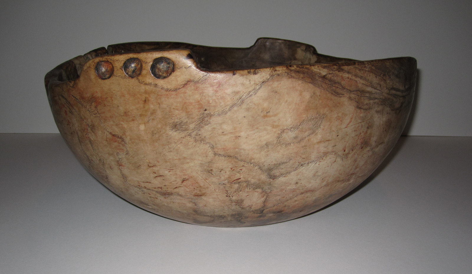 ANTIQUE TURN 18th GREAT LAKES ELM BURL BOWL RED PAINT ARTISTIC MUSEUM QUALITY ANTIQUE TURN 18th GREAT LAKES ELM BURL BOWL RED PAINT ARTISTIC MUSEUM QUALITY