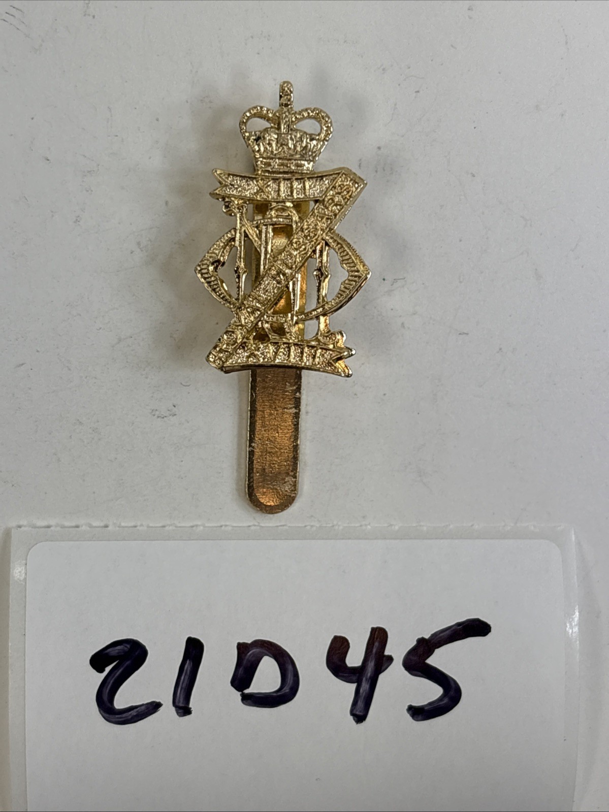 British Army 13th/18th Royal Hussars Reg Cap Badge Hat Insignia Slide Clip 21D45 British Army 13th/18th Royal Hussars Reg Cap Badge Hat Insignia Slide Clip 21D45