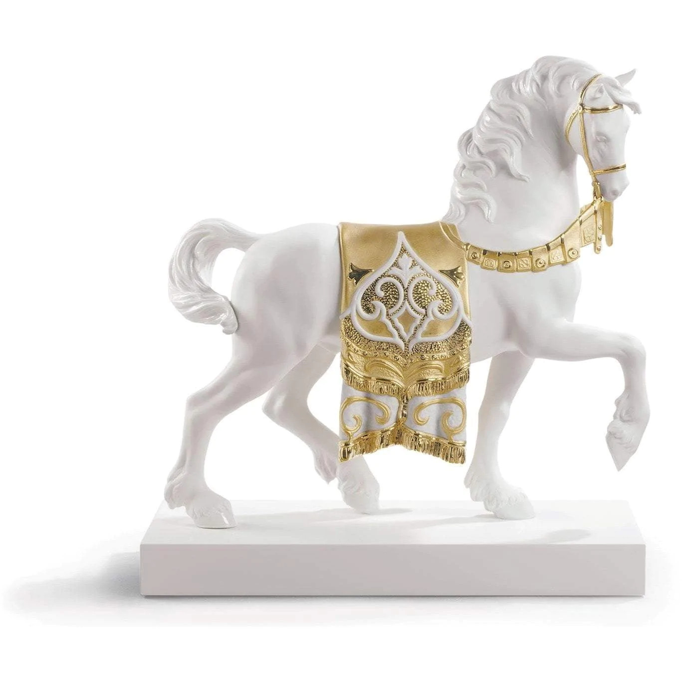 Lladro A Regal Steed Re-Deco Figurine 01007186 Lladro A Regal Steed Re-Deco Figurine 01007186
