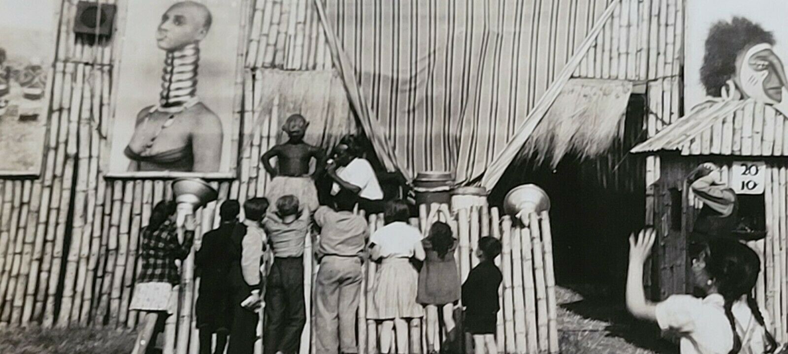 FANTASTIC CIRCUS FREAK PHOTO ON STAGE WITH FANS 1940'S VINTAGE