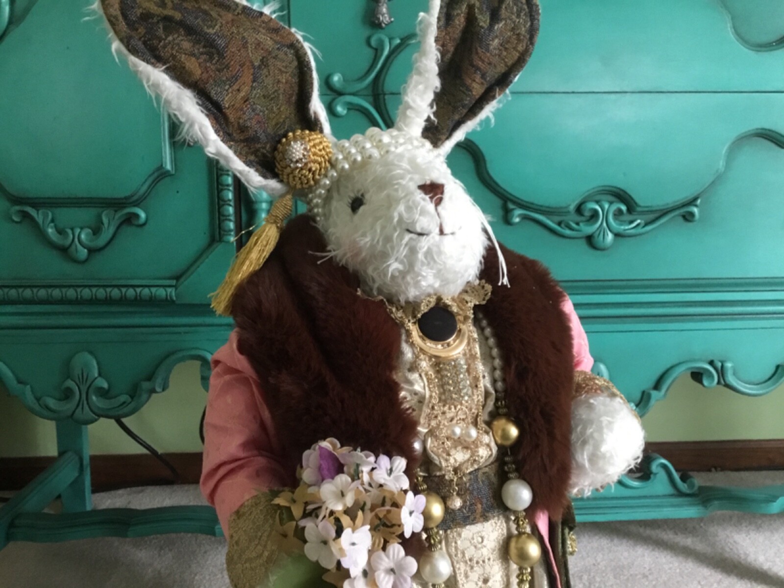 JEWELED EASTER BUNNY*. WHAT A TREASURE** PEARLS RHINESTONE CRYSTALS* GORGEOUS