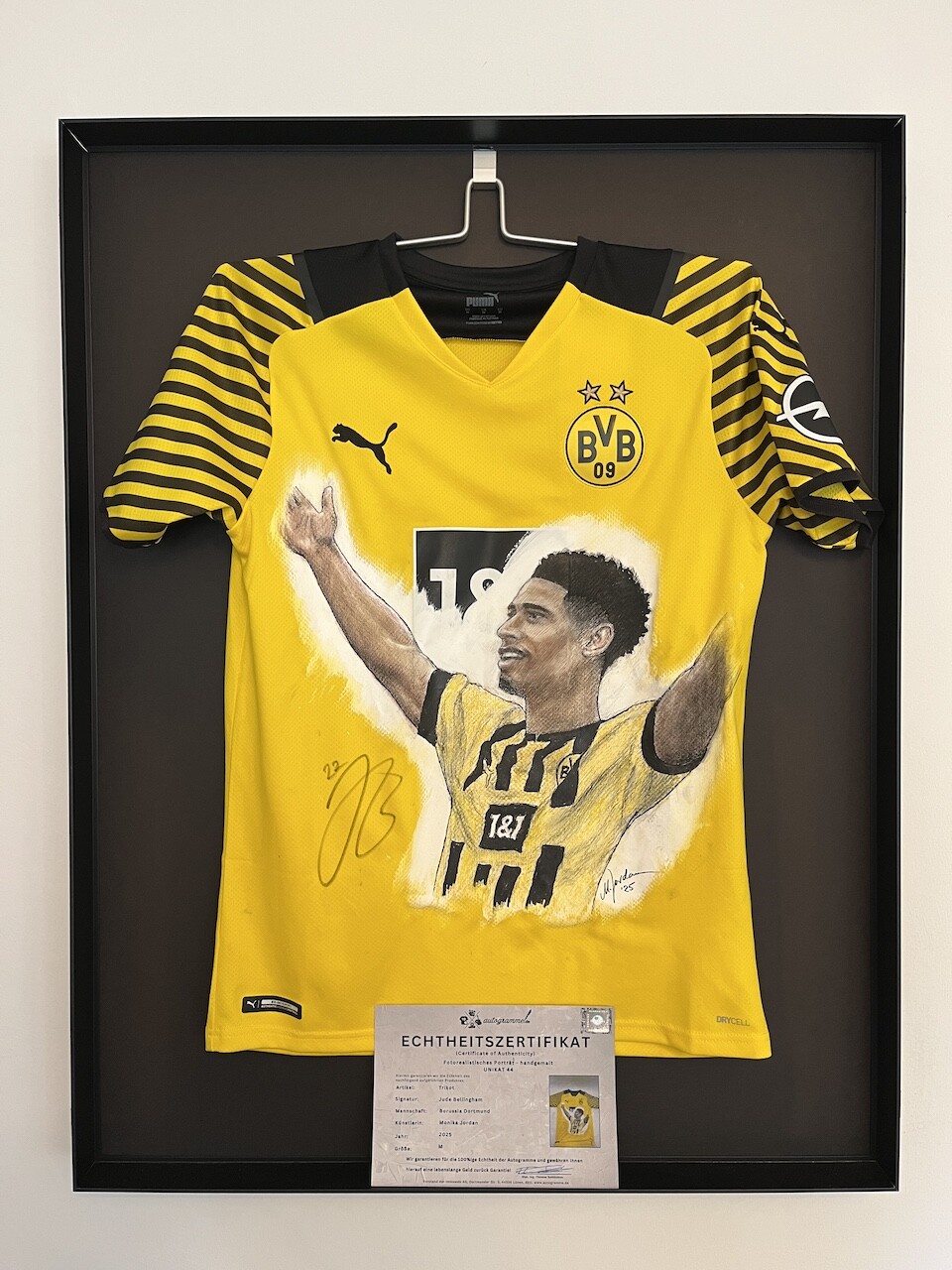 Borussia Dortmund Jersey Portrait Jude Bellingham Hand-Painted And Signed Puma Borussia Dortmund Jersey Portrait Jude Bellingham Hand-Painted And Signed Puma