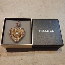 80-90s CHANEL vintage accessory picture
