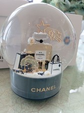 CHANEL Snow Globe VIP Novelty No 5 Perfume Bottle Holiday Gold Boxed New Gift picture