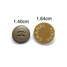 CHANEL vintage buttons (plastic) brown (14mm) and camel (16mm) set of 2 picture